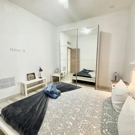 Appartamento Luna En Centro, 1 Min De La Playa, Cocina Completa Y Wifi *