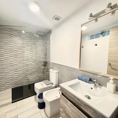 Appartamento Luna En Centro, 1 Min De La Playa, Cocina Completa Y Wifi